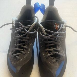 Men's Gray and Blue Athletic Shoes